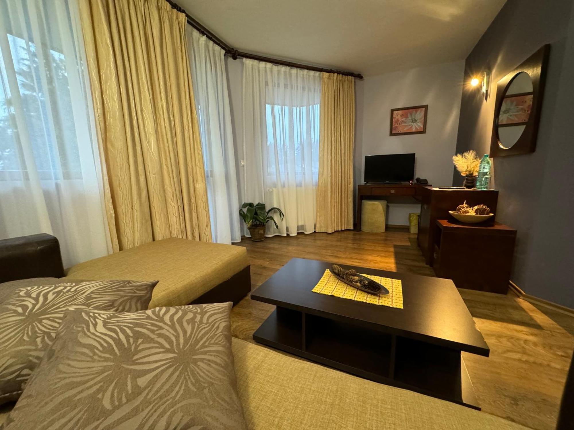 Family Hotel Eterno Tsigov Chark Exterior photo