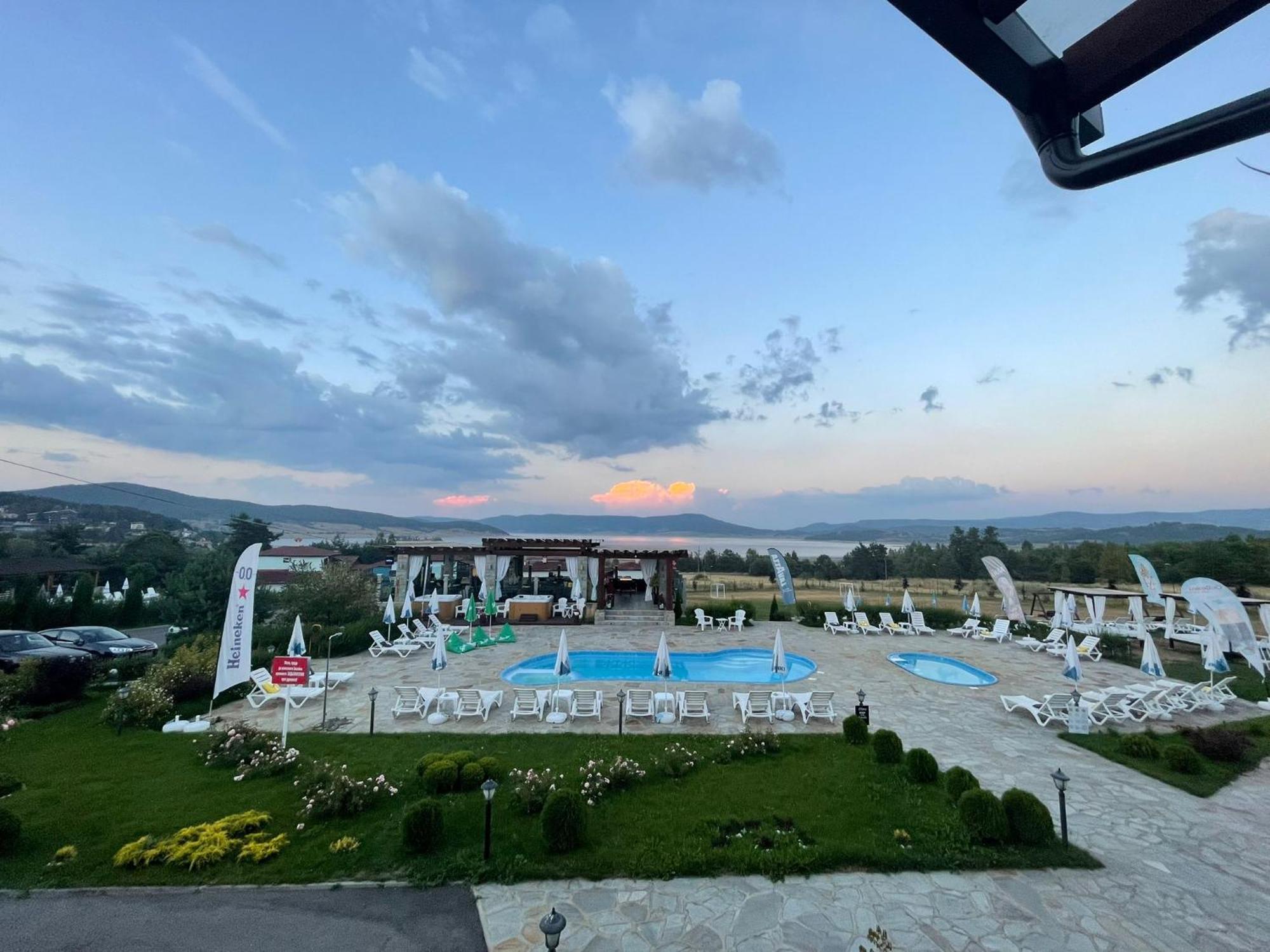 Family Hotel Eterno Tsigov Chark Exterior photo