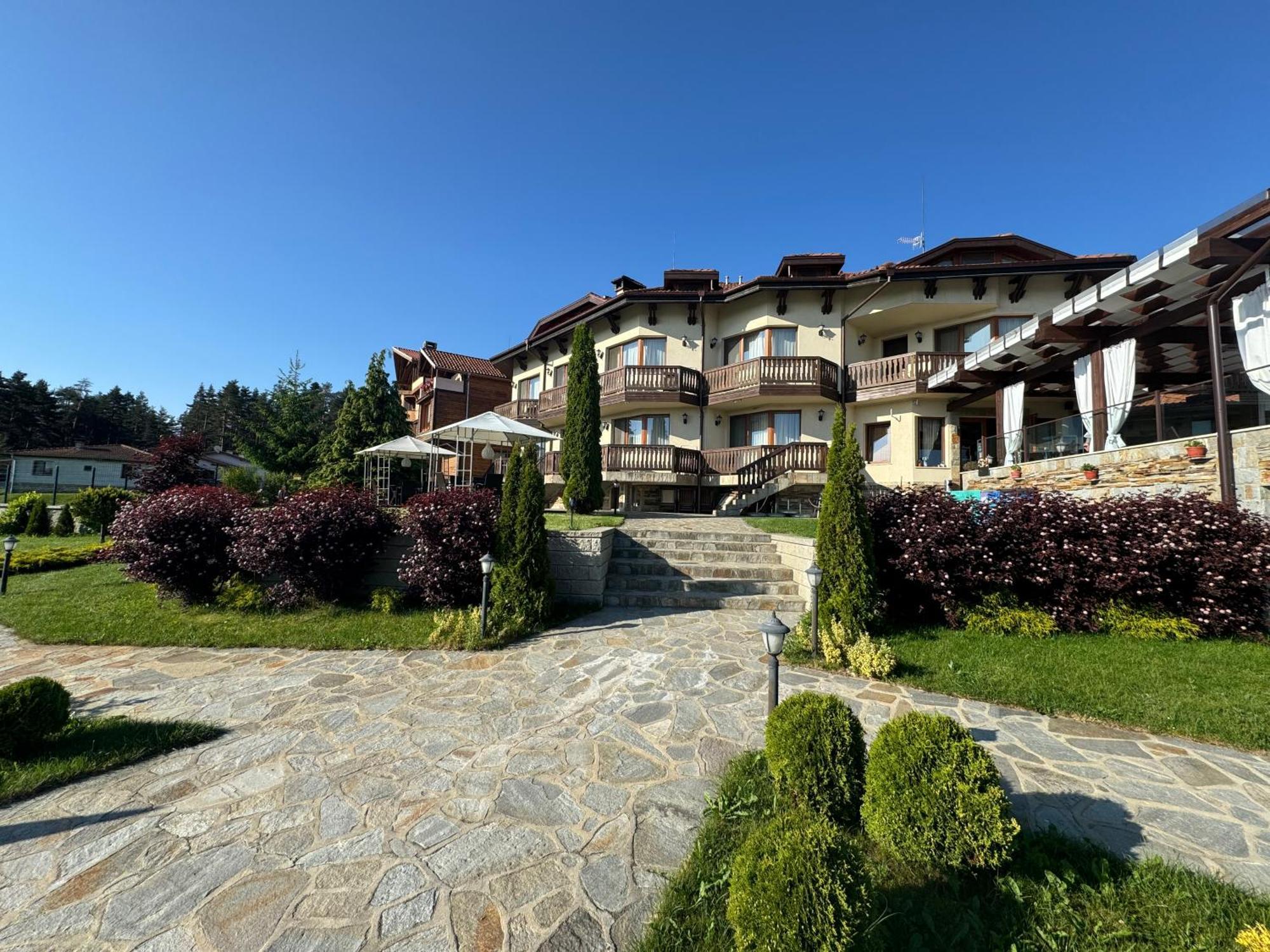 Family Hotel Eterno Tsigov Chark Exterior photo